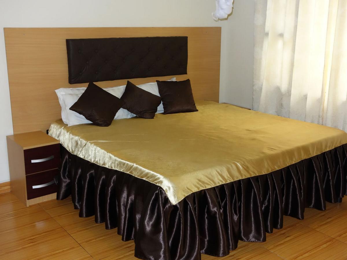 Bridgeway Guest House Джінджа Екстер'єр фото